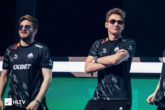 天钡GT37迷你主机发布锐龙AI 9 HX 370旗舰芯性能强劲